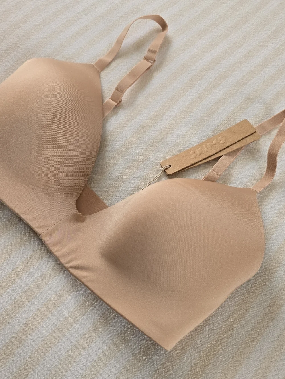 SKIMS Wireless Form T-Shirt Bra Size:32D Clay - Picture 2 of 6